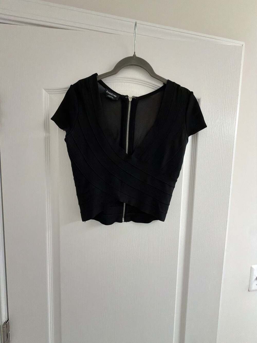 bebe Bandage Crop Top Size S Black Cap Sleeve V-Neck